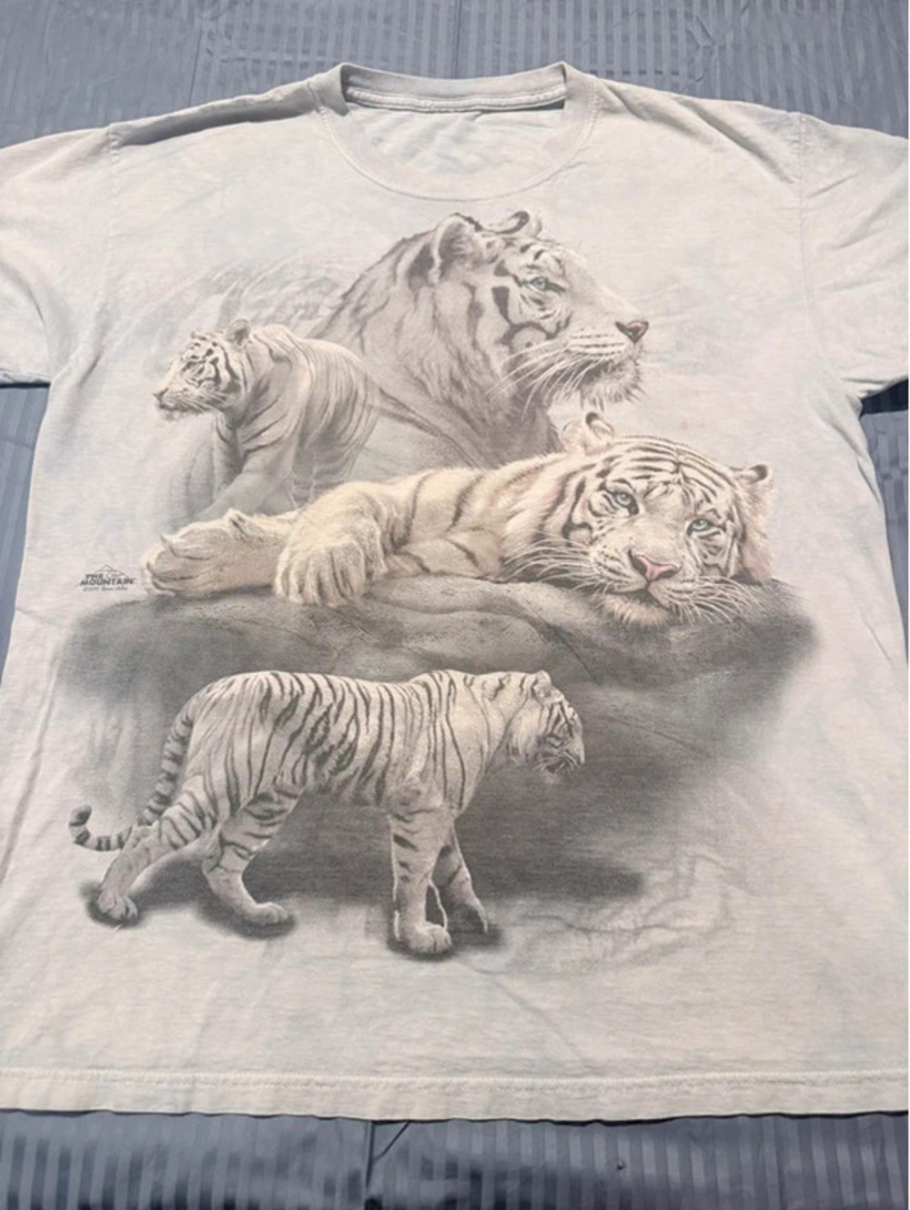 2011 The Mountain White Tigers Graphic T-Shirt 1308